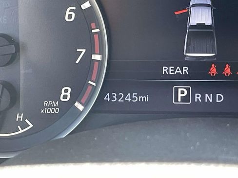 Used 2023 Nissan Titan SV w/ SV Convenience Package RWD image 22