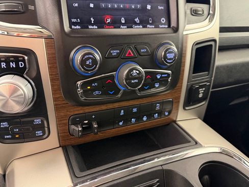 Used 2018 RAM 1500 Laramie AWD/4WD image 19