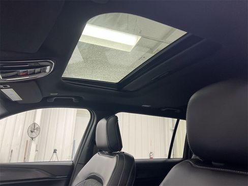 New 2025 Jeep Grand Cherokee L Altitude image 16