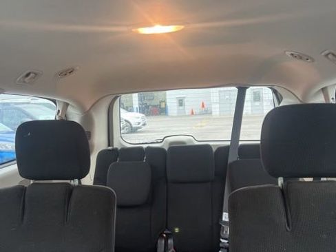 Used 2015 Dodge Grand Caravan SXT FWD image 14