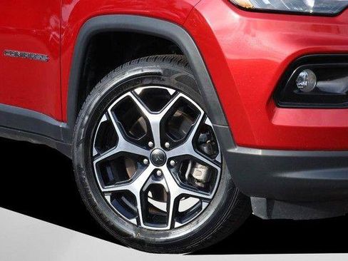 Used 2025 Jeep Compass Limited AWD/4WD image 3