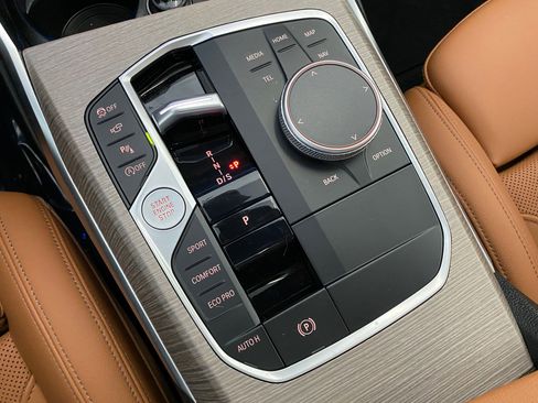 Used 2025 BMW 330i xDrive Sedan w/ Convenience Package image 18