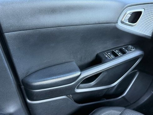 Used 2021 Kia Soul X-Line FWD image 33