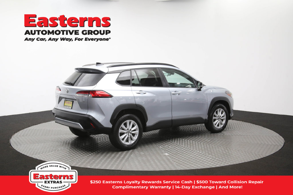 Used 2025 Toyota Corolla Cross LE FWD image 41