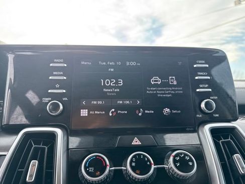 Used 2023 Kia Sorento LX image 22