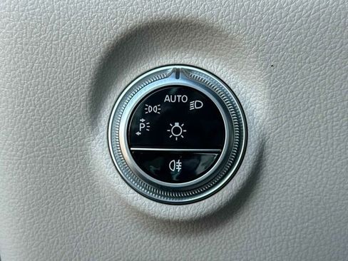 Certified 2025 Mercedes-Benz C 300 Sedan image 32