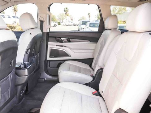Used 2022 Kia Telluride SX w/ SX Prestige Package AWD/4WD image 18