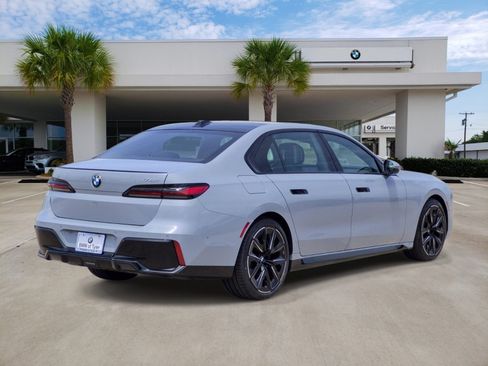 Used 2025 BMW 740i w/ Premium Package RWD image 6