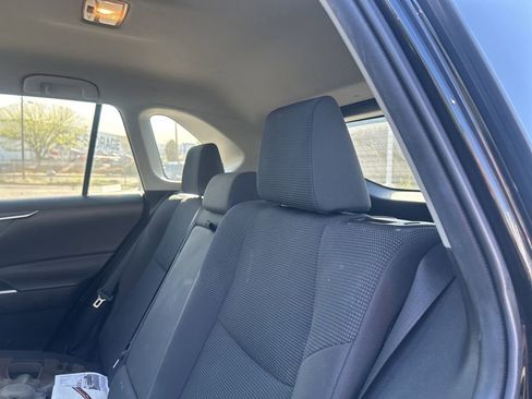 Used 2021 Toyota RAV4 LE image 18