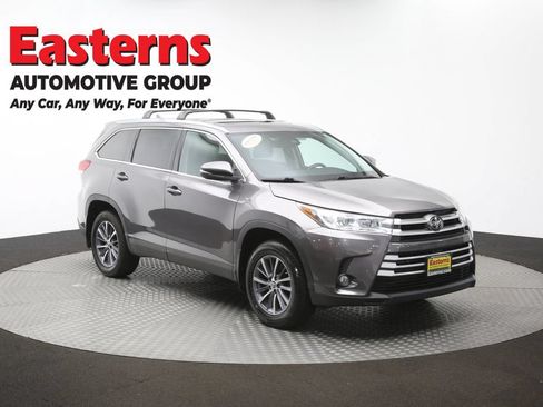 Used 2019 Toyota Highlander XLE AWD/4WD image 53