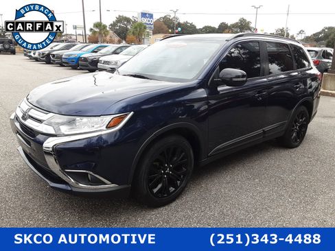 Used 2018 Mitsubishi Outlander LE image 1
