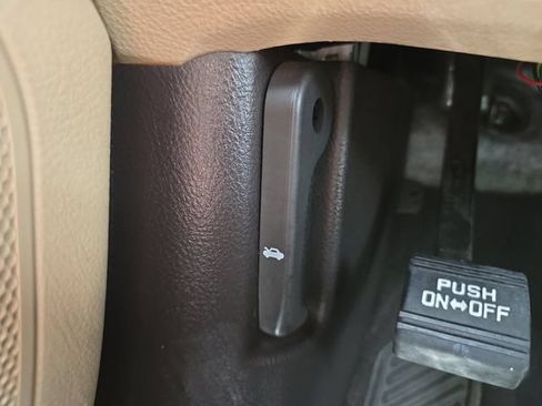 Used 2011 Hyundai Santa Fe Limited FWD image 29