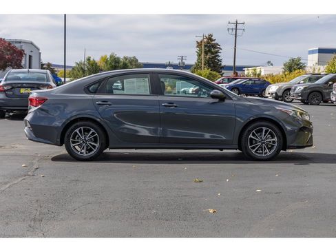 Used 2023 Kia Forte LXS image 2