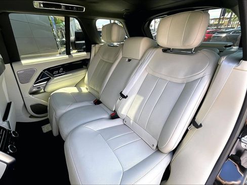 Used 2025 Land Rover Range Rover Autobiography AWD/4WD image 25
