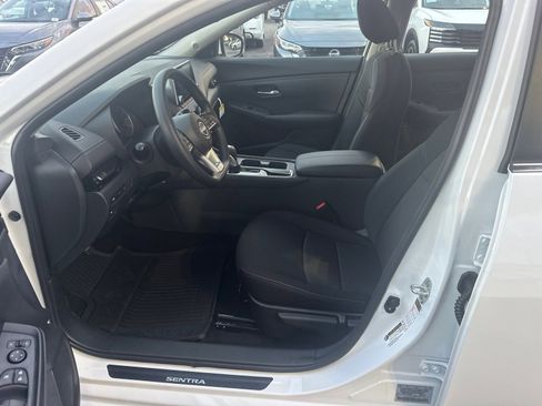New 2025 Nissan Sentra SV image 9