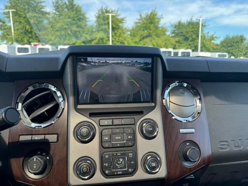 Used 2016 Ford F250 Lariat w/ Lariat Ultimate Package AWD/4WD image 19