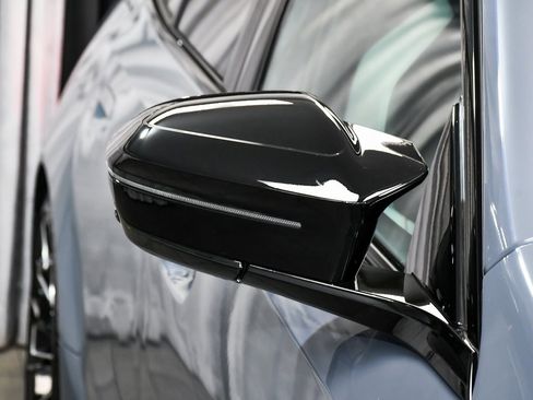 Used 2025 BMW M5 w/ Executive Package image 94