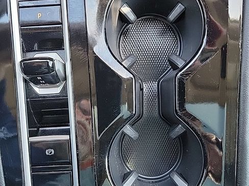 Used 2024 Volkswagen Atlas SEL AWD/4WD image 10