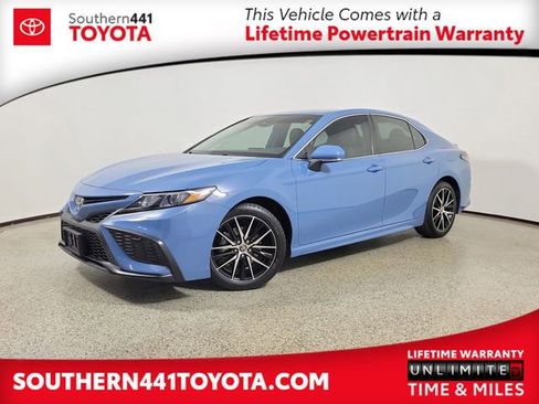 Used 2024 Toyota Camry SE FWD image 1