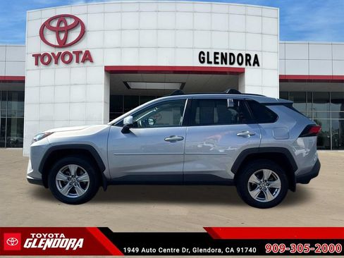 Certified 2023 Toyota RAV4 XLE w/ Convenience Package FWD image 5