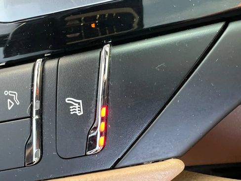 Used 2018 Porsche Cayenne Sport Utility 4D image 17