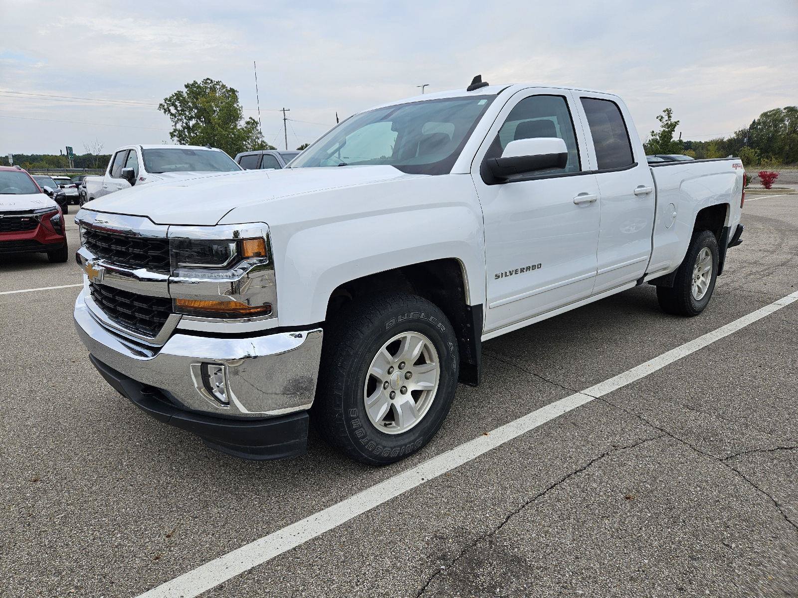 Used 2018 Chevrolet Silverado 1500 LT w/ All Star Edition AWD/4WD image 3