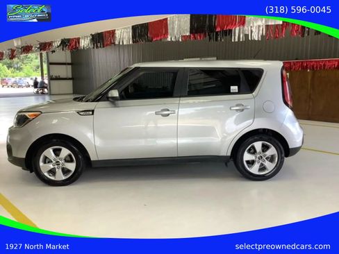 Used 2017 Kia Soul FWD image 2
