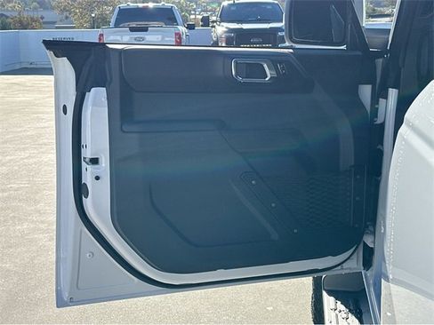 New 2025 Ford Bronco Outer Banks w/ Sasquatch Package image 37