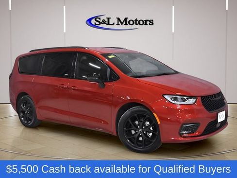New 2026 Chrysler Pacifica Select w/ S Appearance Package FWD image 11