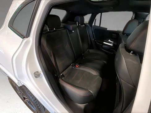 Used 2025 Mercedes-Benz GLA 250 4MATIC image 26