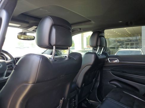 Used 2022 Jeep Grand Cherokee Laredo X RWD image 11