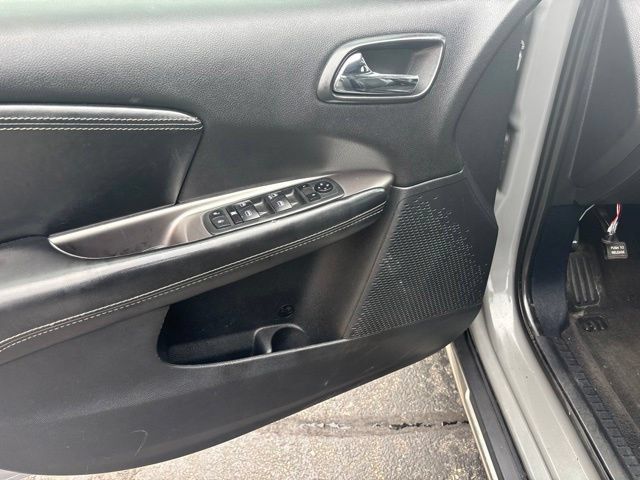 Used 2020 Dodge Journey Crossroad FWD image 9