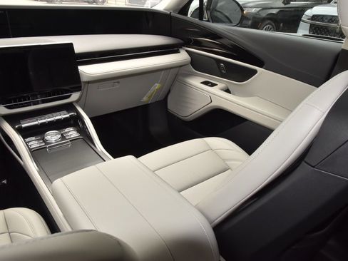 New 2026 Lincoln Nautilus Premier image 46