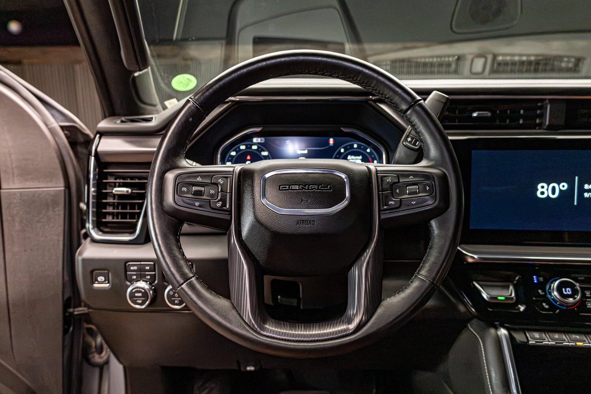 Used 2024 GMC Sierra 2500 Denali Ultimate w/ Max Trailering Package AWD/4WD image 17