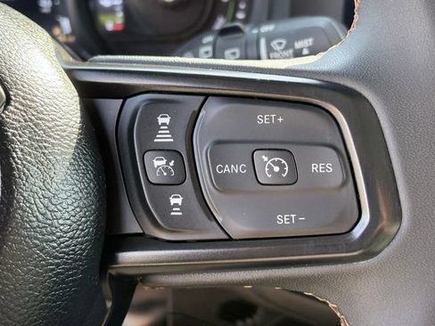 Used 2024 Jeep Wrangler Unlimited AWD/4WD image 14