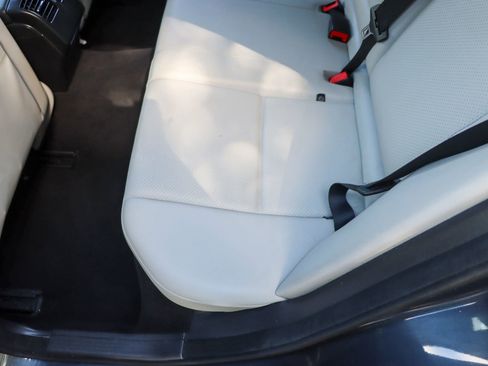 Used 2014 Mercedes-Benz C 300 4MATIC Sedan image 18