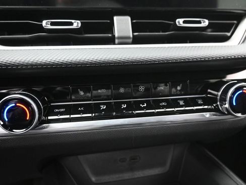 New 2026 Chevrolet Equinox LT w/ Convenience Package II image 17