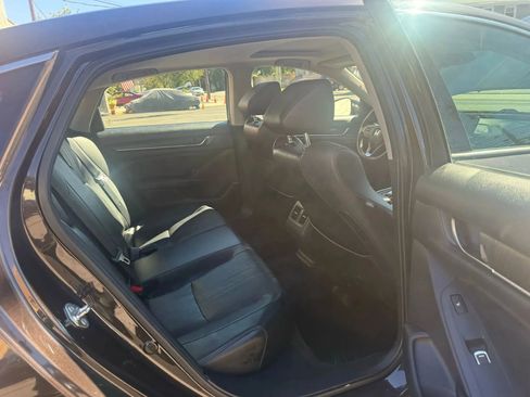 Used 2018 Honda Accord Touring image 13