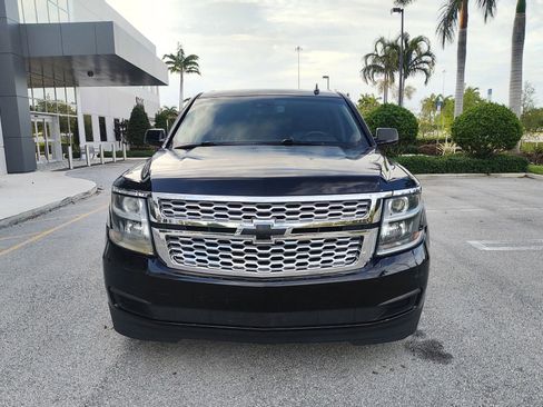 Used 2018 Chevrolet Suburban LT image 3