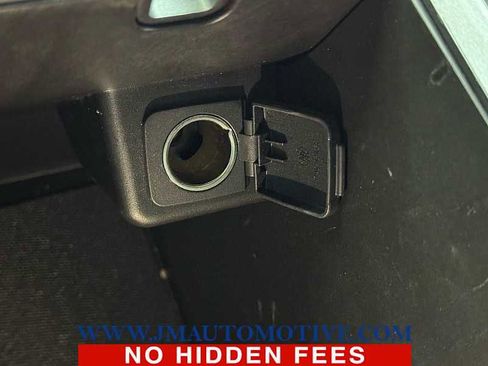 Used 2020 Ford Explorer XLT w/ Comfort Package image 39