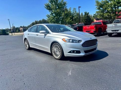 Used 2016 Ford Fusion Titanium AWD/4WD image 3