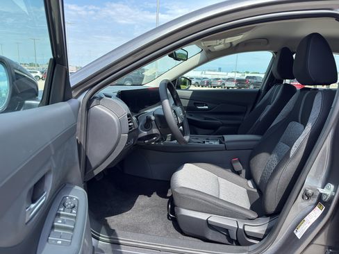 New 2026 Nissan Sentra SV w/ SV Convenience Package FWD image 10