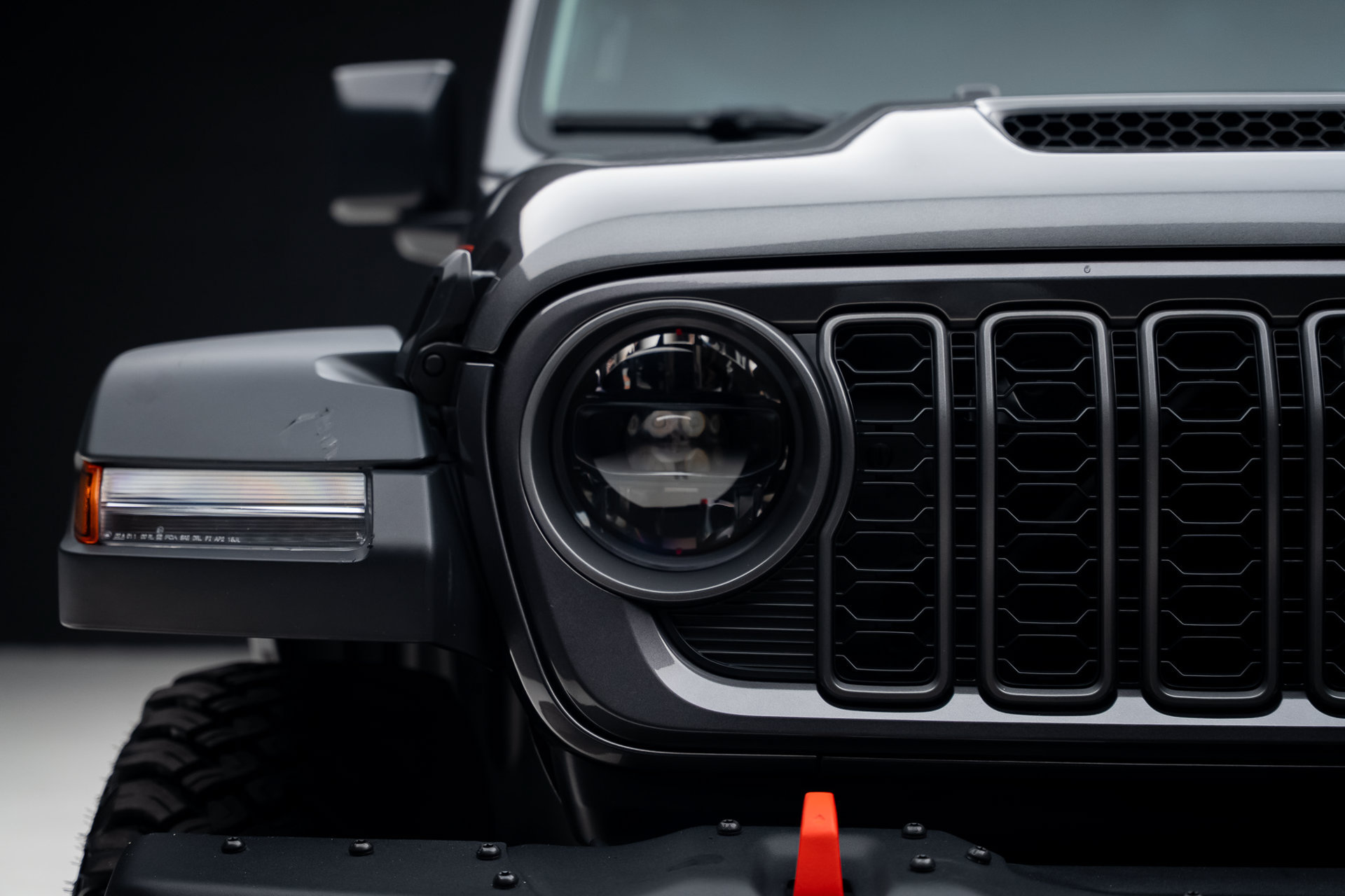 Used 2025 Jeep Gladiator Mojave w/ Steel Bumper Group AWD/4WD image 9