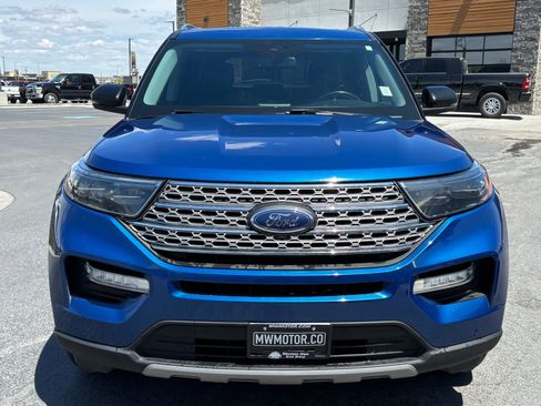 Used 2022 Ford Explorer Limited AWD/4WD image 2