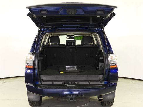 Used 2018 Toyota 4Runner SR5 Premium image 10