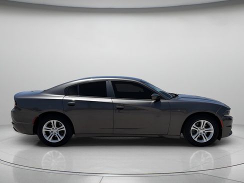 Used 2020 Dodge Charger SXT RWD image 2