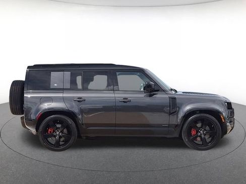 Used 2024 Land Rover Defender 110 X AWD/4WD image 4