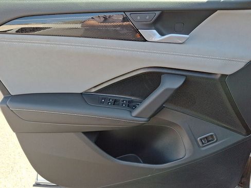New 2026 Volkswagen Tiguan SE AWD/4WD image 8