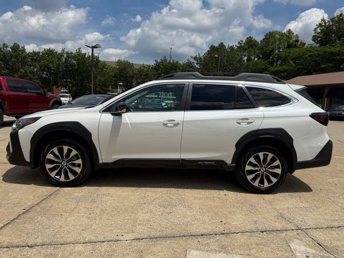 Used 2025 Subaru Outback Limited w/ Popular Package #2 AWD/4WD image 2