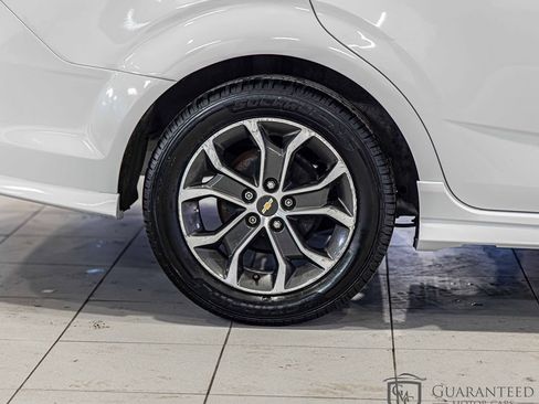 Used 2017 Chevrolet Sonic LT w/ Convenience Package image 9